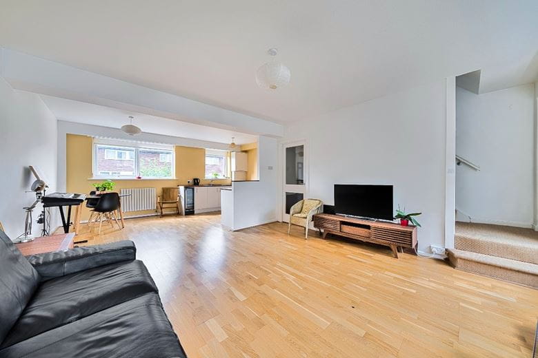 2 bedroom maisonette, Watermill Close, Richmond TW10 - Let Agreed