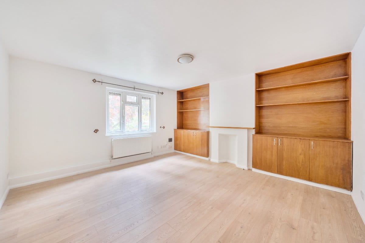3 bedroom maisonette, Ham Street, Richmond TW10 - Available