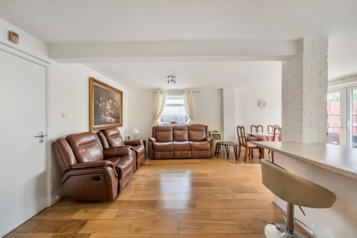 4 bedroom house, Breamwater Gardens, Richmond TW10 - Available