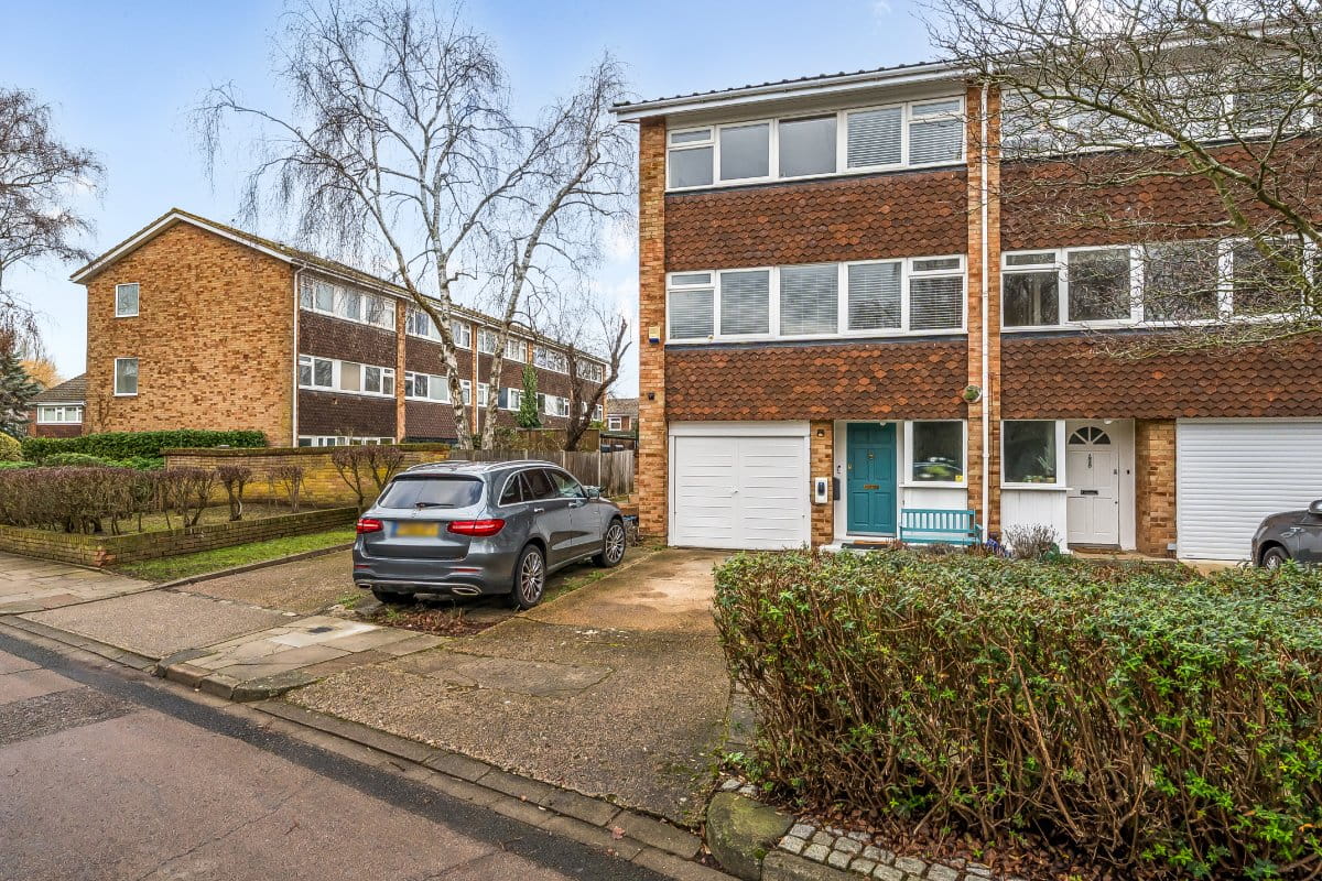 4 bedroom house, Breamwater Gardens, Richmond TW10 - Available