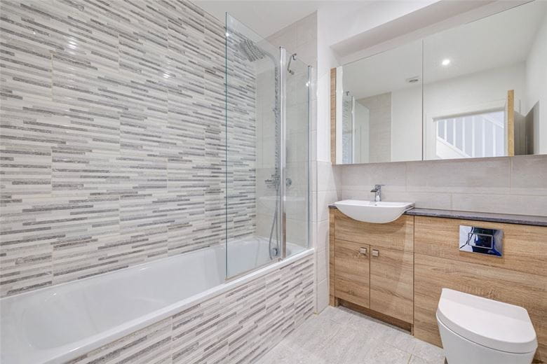 3 bedroom house, Harlow Gardens, Kingston upon Thames KT1
