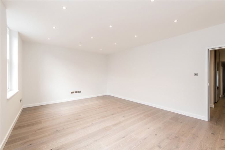 1 bedroom flat, King Street, Hammersmith W6