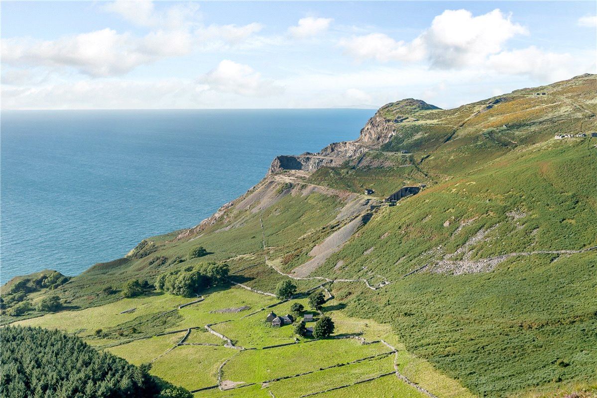 329 acres House, Llithfaen, Pwllheli LL53 - Available