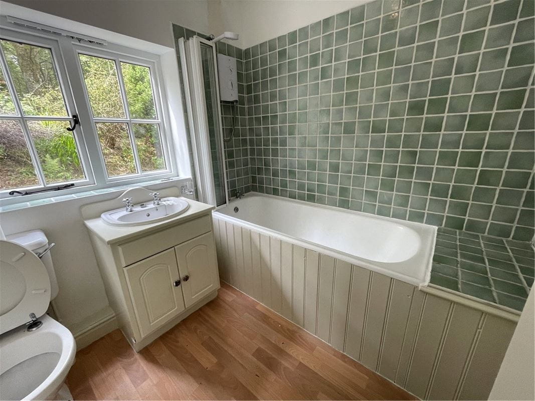  bedroom cottage, Ffordd Llyn Syberi, Eglwysbach LL28 - Let Agreed