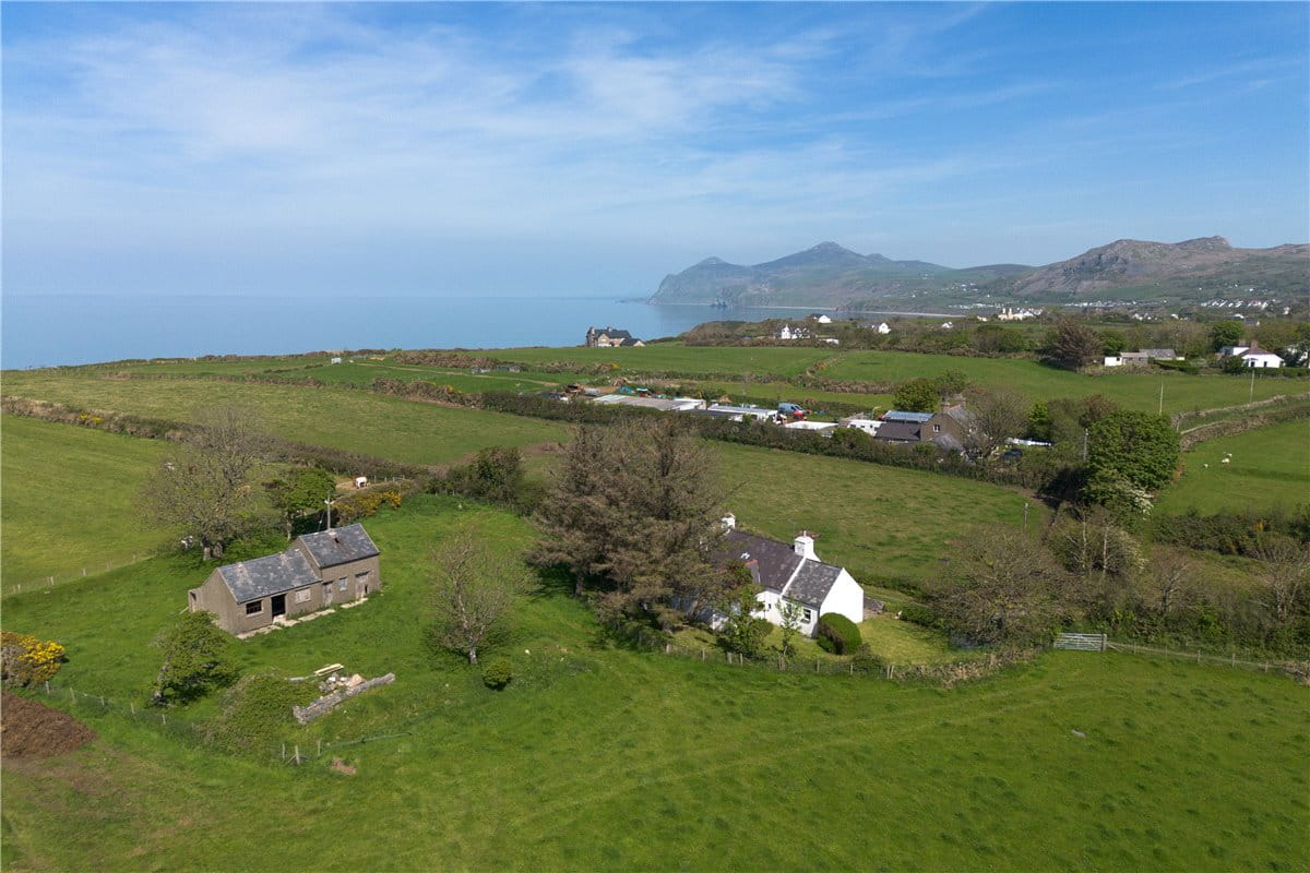 26.7 acres House, Lon Tan Y Bryn, Morfa Nefyn LL53 - Available