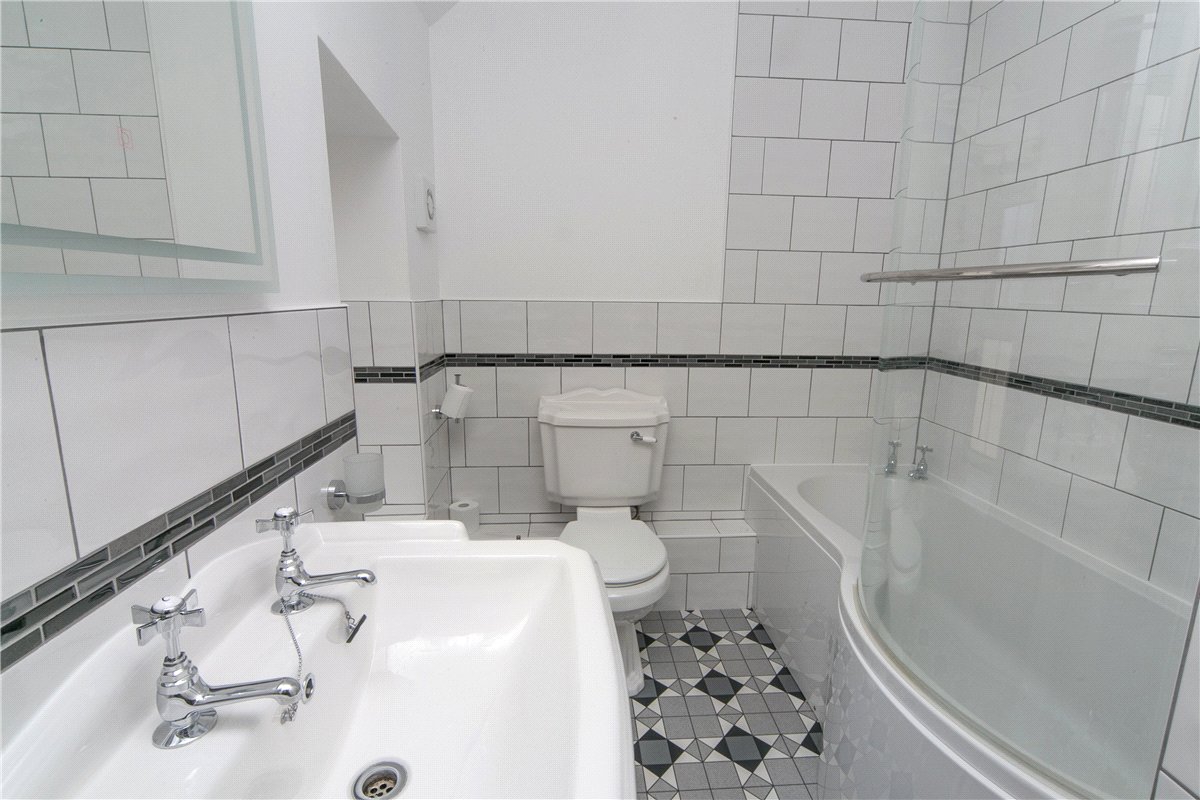  bedroom house, Sarnau, Bala LL23 - Available