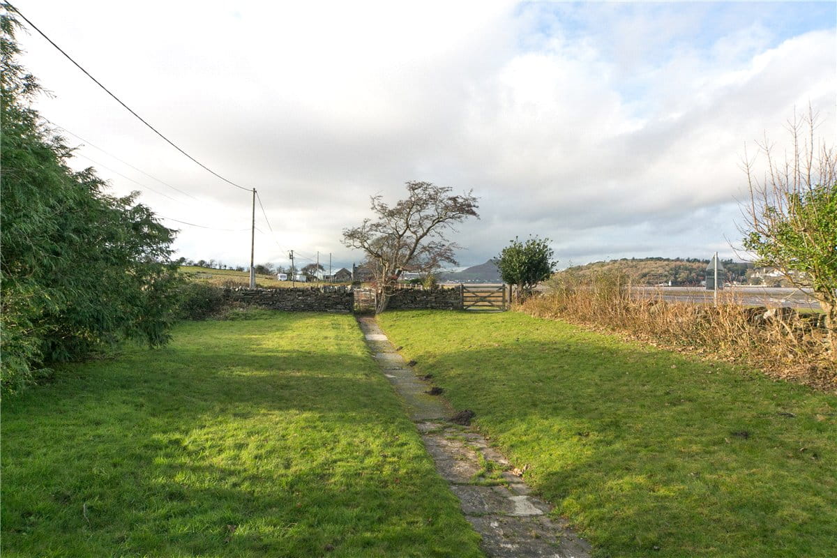  bedroom house, Ynys, Talsarnau LL47 - Available