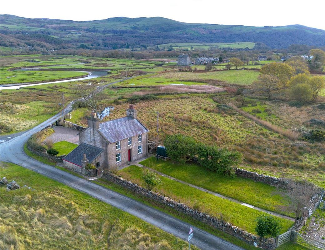  bedroom house, Ynys, Talsarnau LL47 - Available