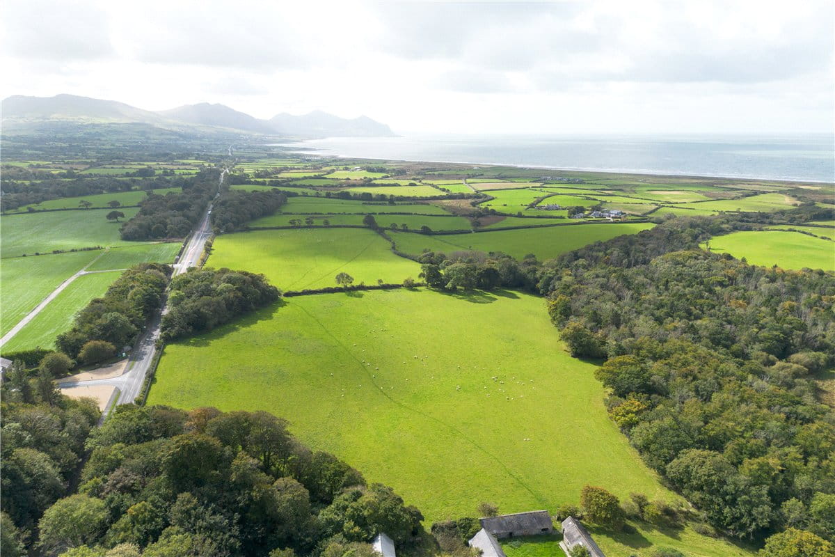 901 acres Country Estate, Caernarfon, Gwynedd LL54 - Available