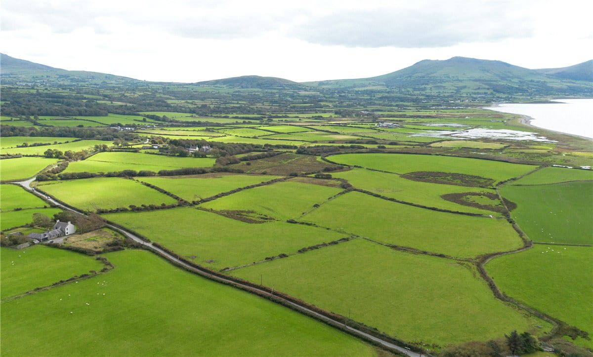 901 acres Country Estate, Caernarfon, Gwynedd LL54 - Available