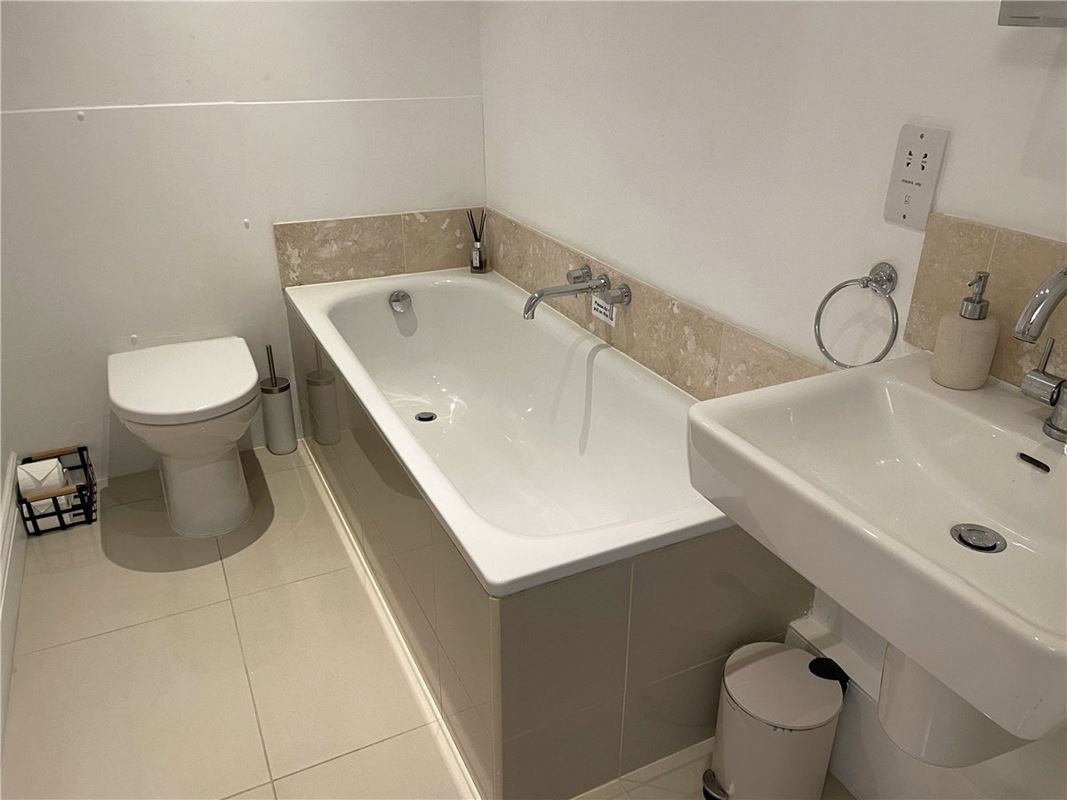 2 bedroom flat, Brockham End Mews, Brockham End BA1