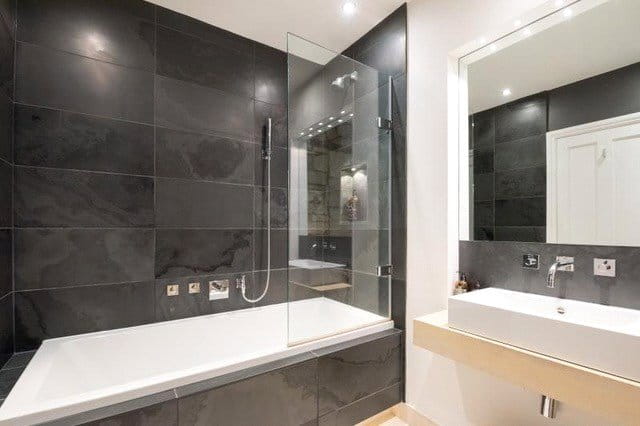 3 bedroom flat, Allenby House South, Lansdown Road BA1