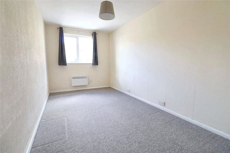 2 bedroom flat, High Street, Weston BA1 - Available