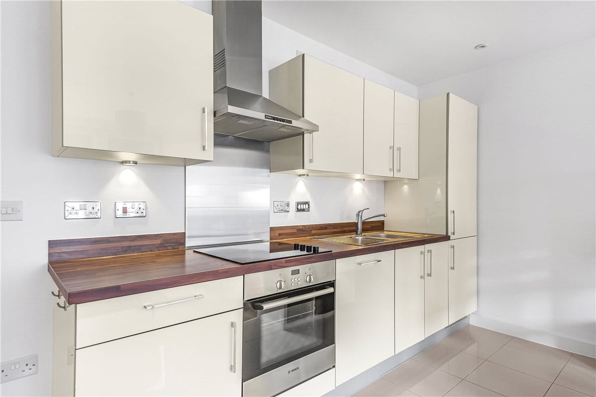 1 bedroom flat, Longmead Terrace, Bath BA2