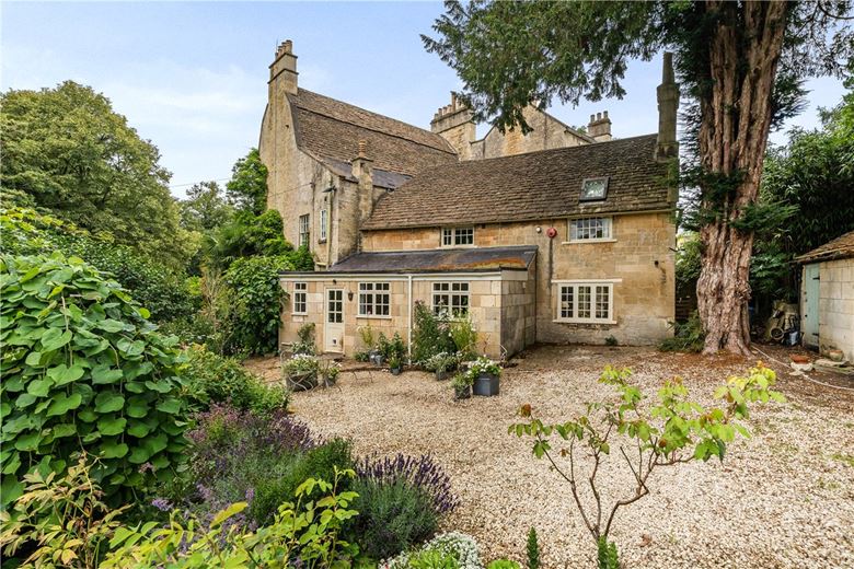 5 bedroom house, Middlehill, Box SN13 - Available