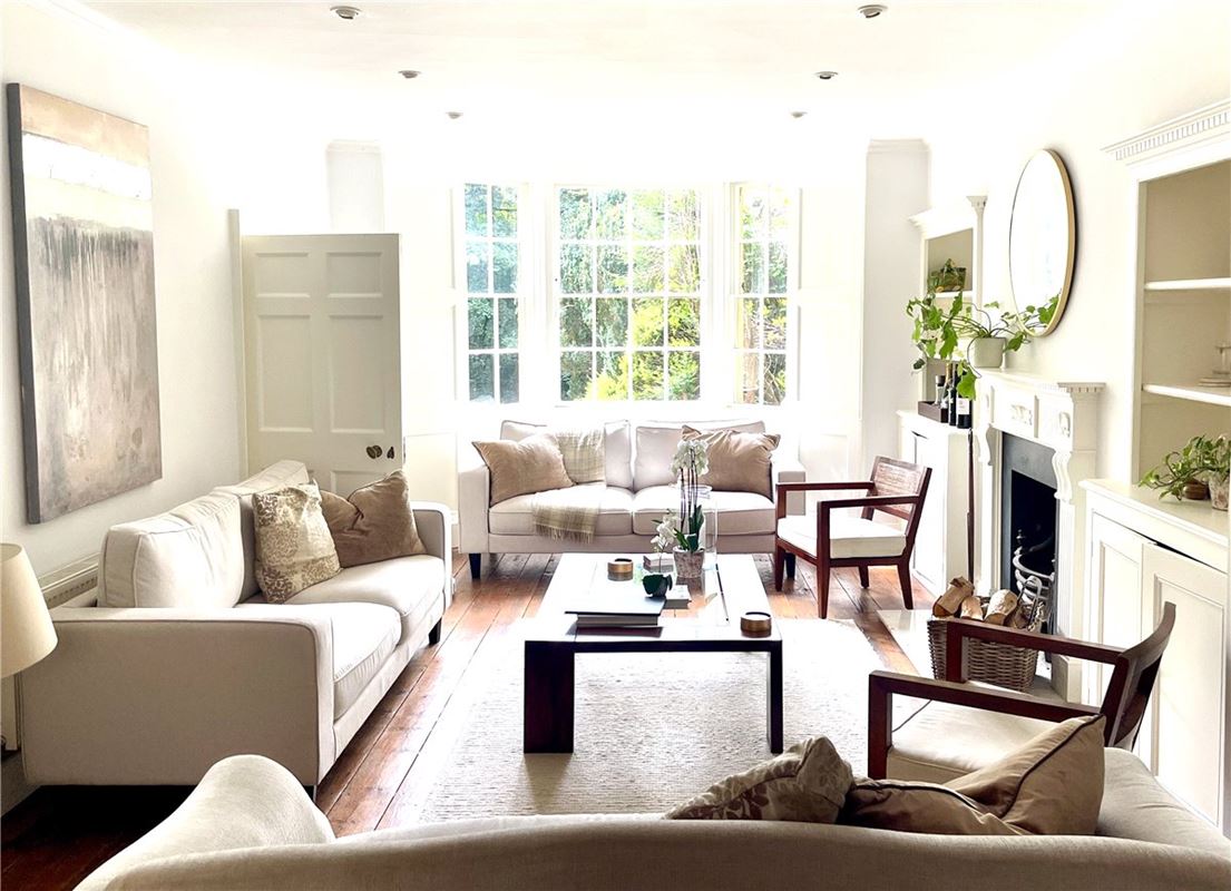 5 bedroom house, Middlehill, Box SN13 - Available