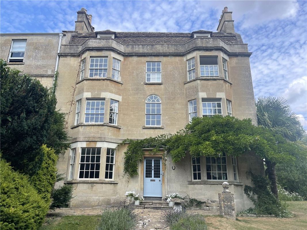 5 bedroom house, Middlehill, Box SN13 - Available