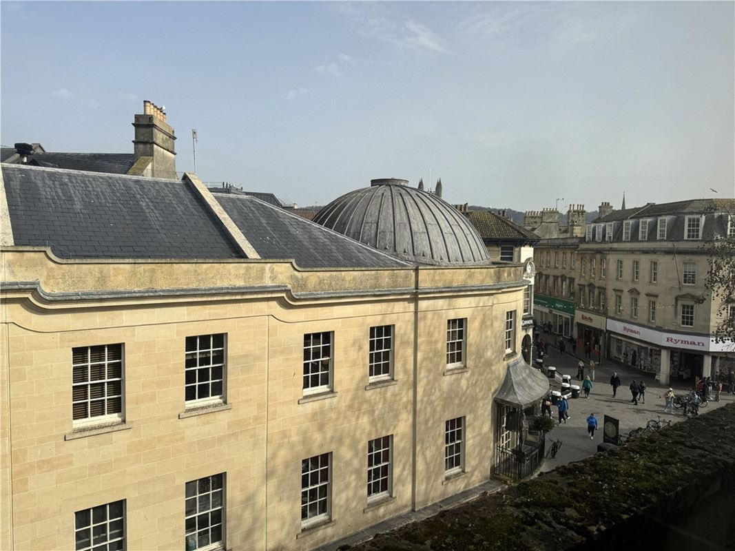 1 bedroom flat, Monmouth Street, Bath BA1