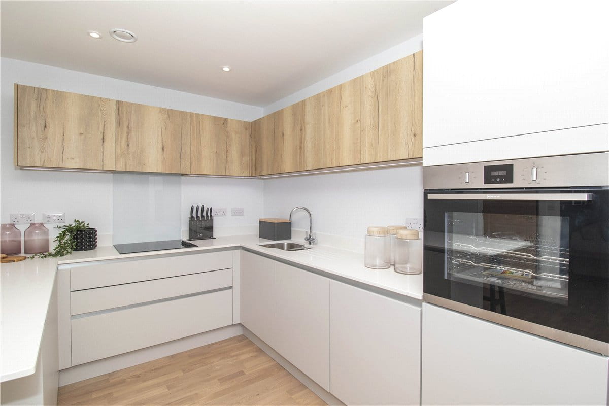 2 bedroom flat, Temple Street, Keynsham BS31 - Let Agreed