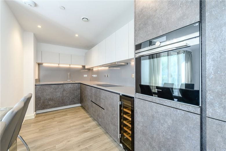 2 bedroom flat, Victoria Bridge Road, Bath BA2 - Let Agreed