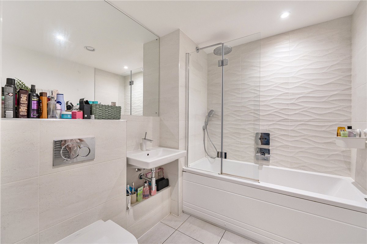 1 bedroom flat, Midland Road, Bath BA2