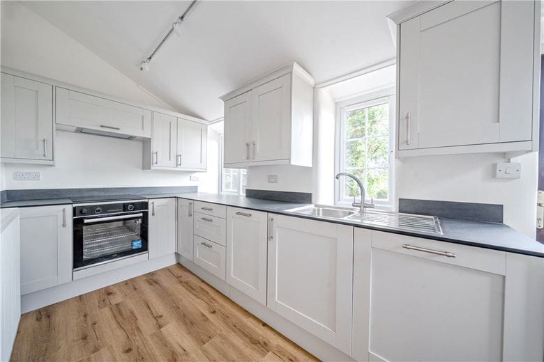 3 bedroom house, Beach, Bitton BS30 - Available