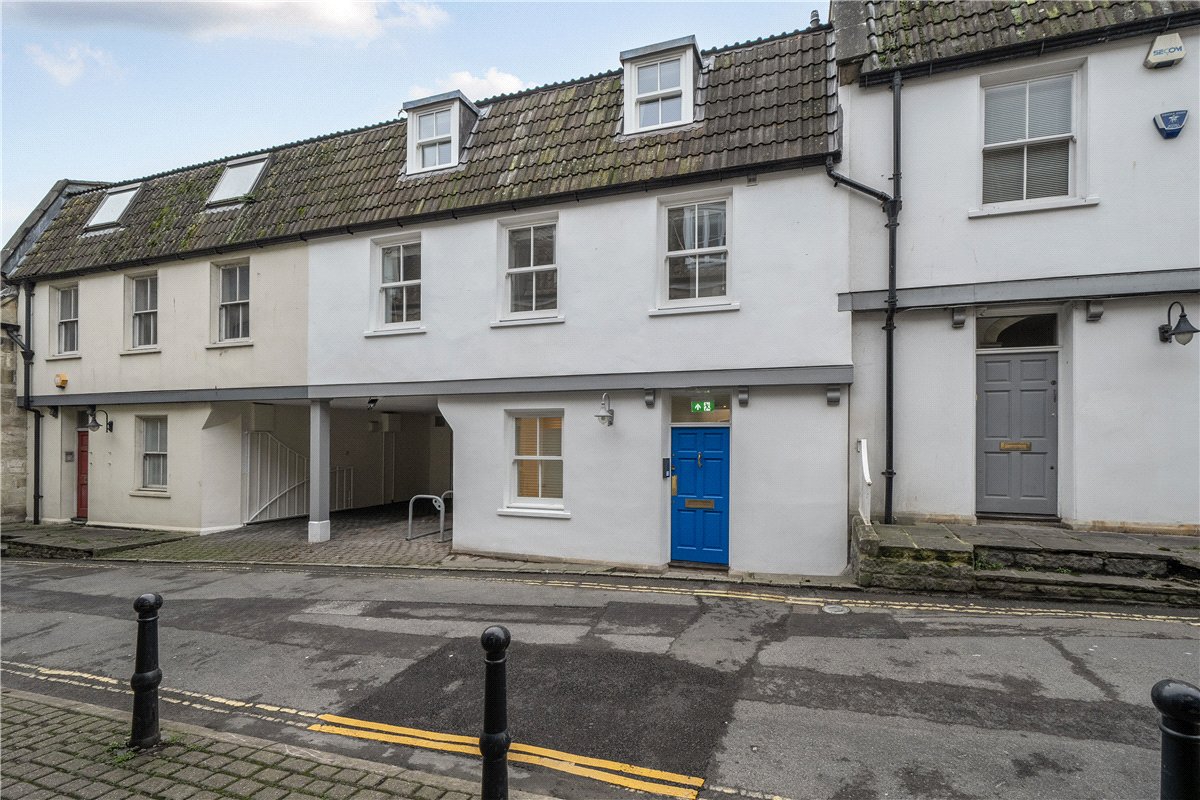1 bedroom flat, Palace Yard Mews, Bath BA1 - Available