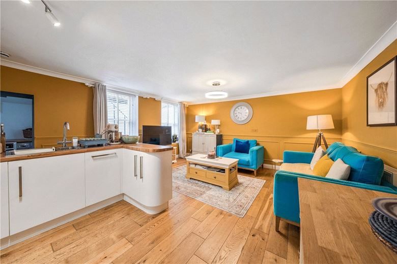 1 bedroom flat, Daniel Street, Bath BA2 - Available