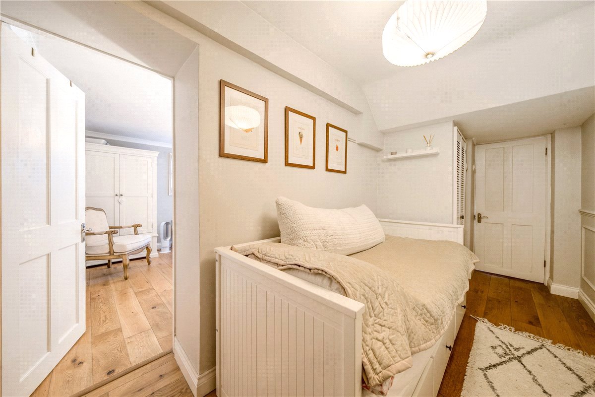 1 bedroom flat, Daniel Street, Bath BA2 - Available