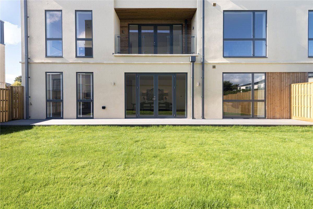 2 bedroom flat, Granville Court, Granville Road BA1 - Available