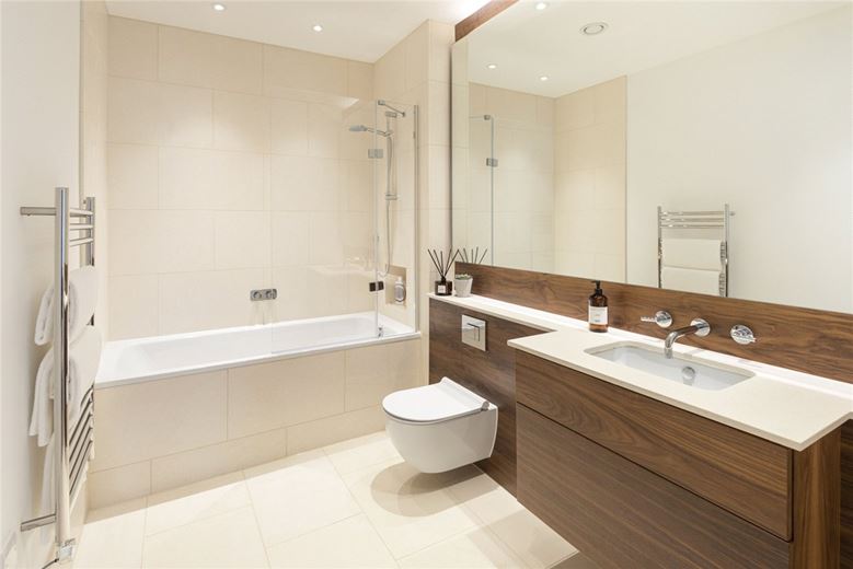 2 bedroom flat, Granville Court, Granville Road BA1