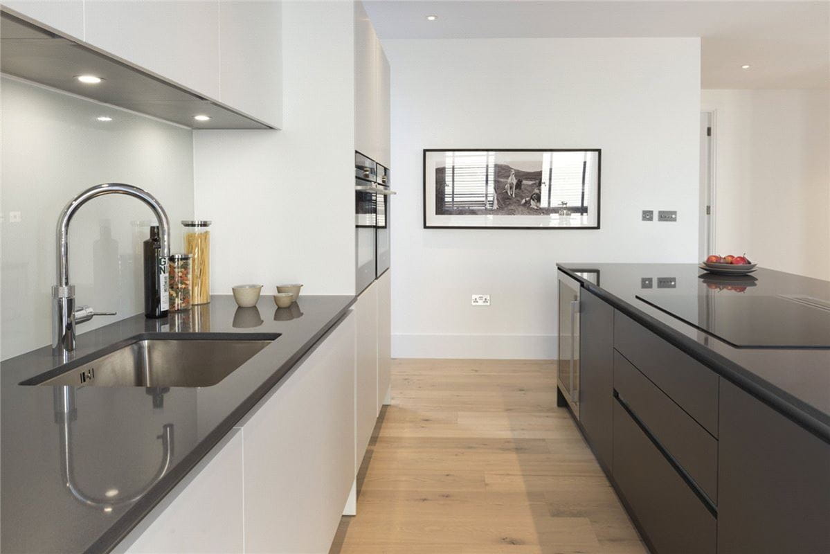 2 bedroom flat, Granville Court, Granville Road BA1