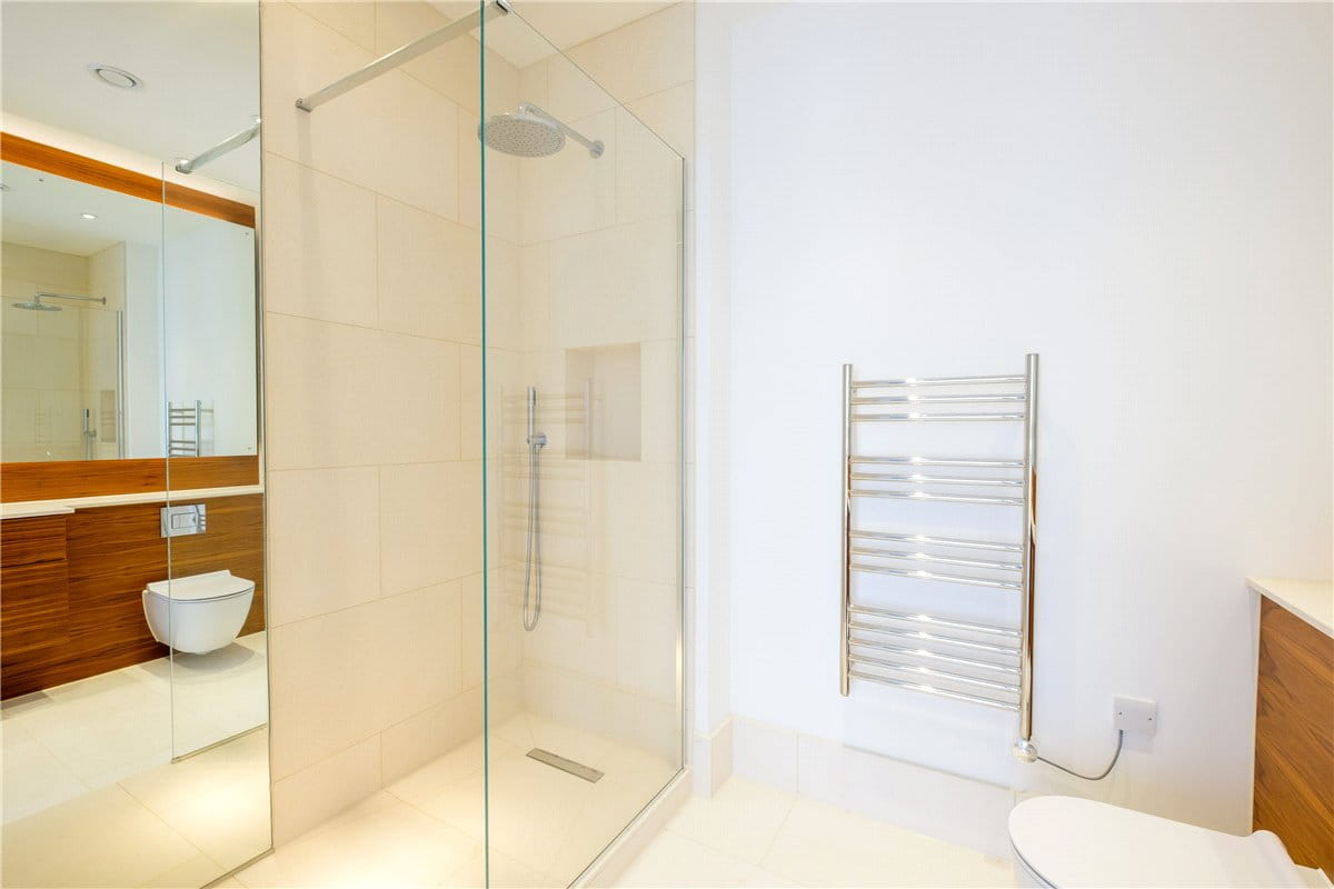 2 bedroom flat, Granville Court, Granville Road BA1 - Let Agreed