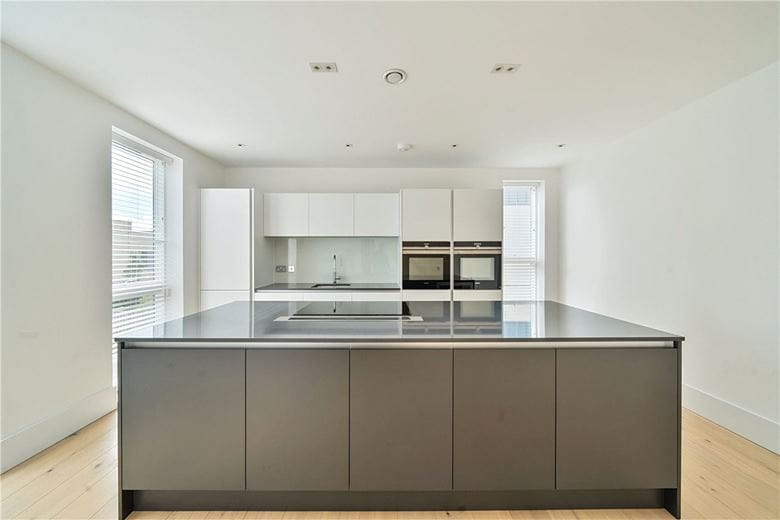 3 bedroom flat, Granville Court, Granville Road BA1