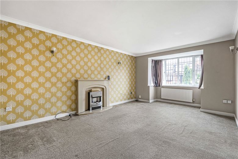 4 bedroom house, Butler Close, Kenilworth CV8 - Available