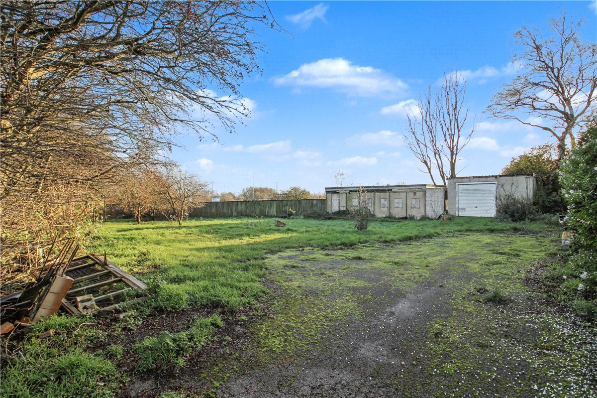 2 bedroom bungalow, Longthorpe Lane, Thorpe WF3 - Available