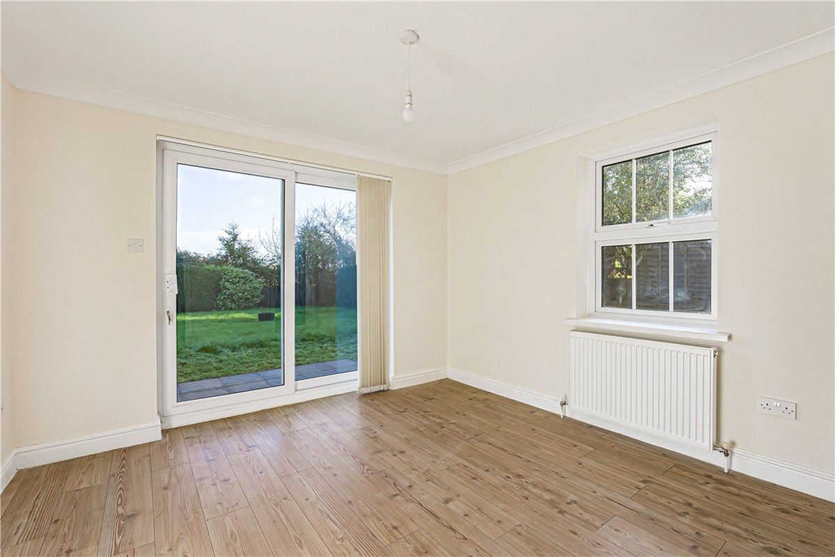 4 bedroom house, Putlowes Drive, Fleet Marston HP18 - Available