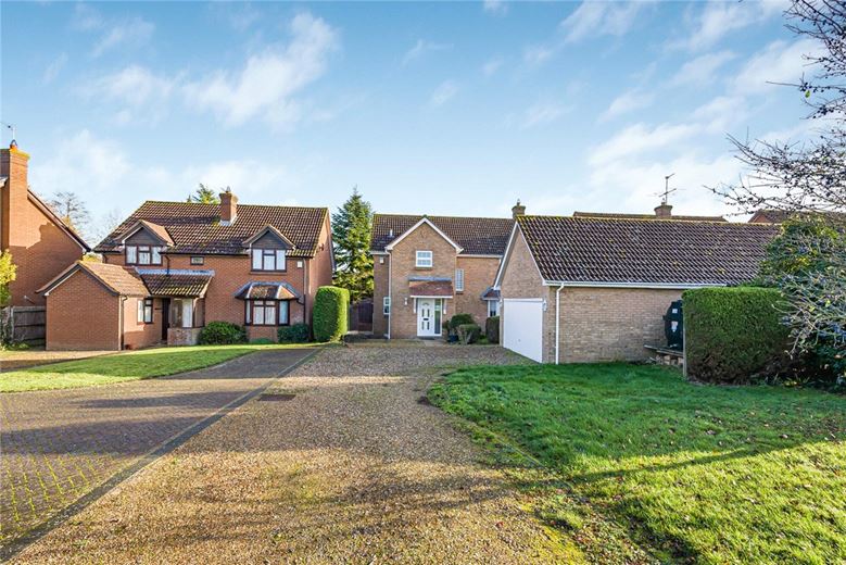 4 bedroom house, Putlowes Drive, Fleet Marston HP18 - Available