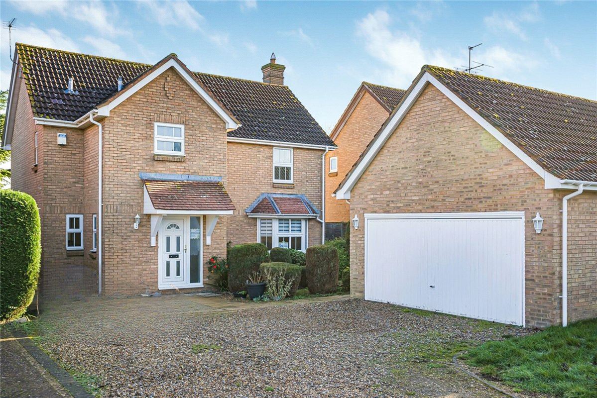 4 bedroom house, Putlowes Drive, Fleet Marston HP18 - Available