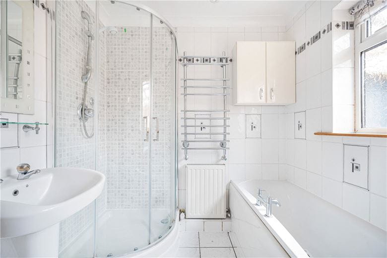 3 bedroom bungalow, Nash Lee Lane, Wendover HP22 - Available