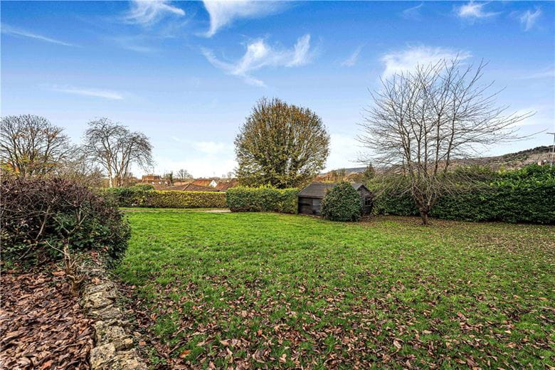 4 bedroom bungalow, South Street, Wendover HP22 - Let Agreed