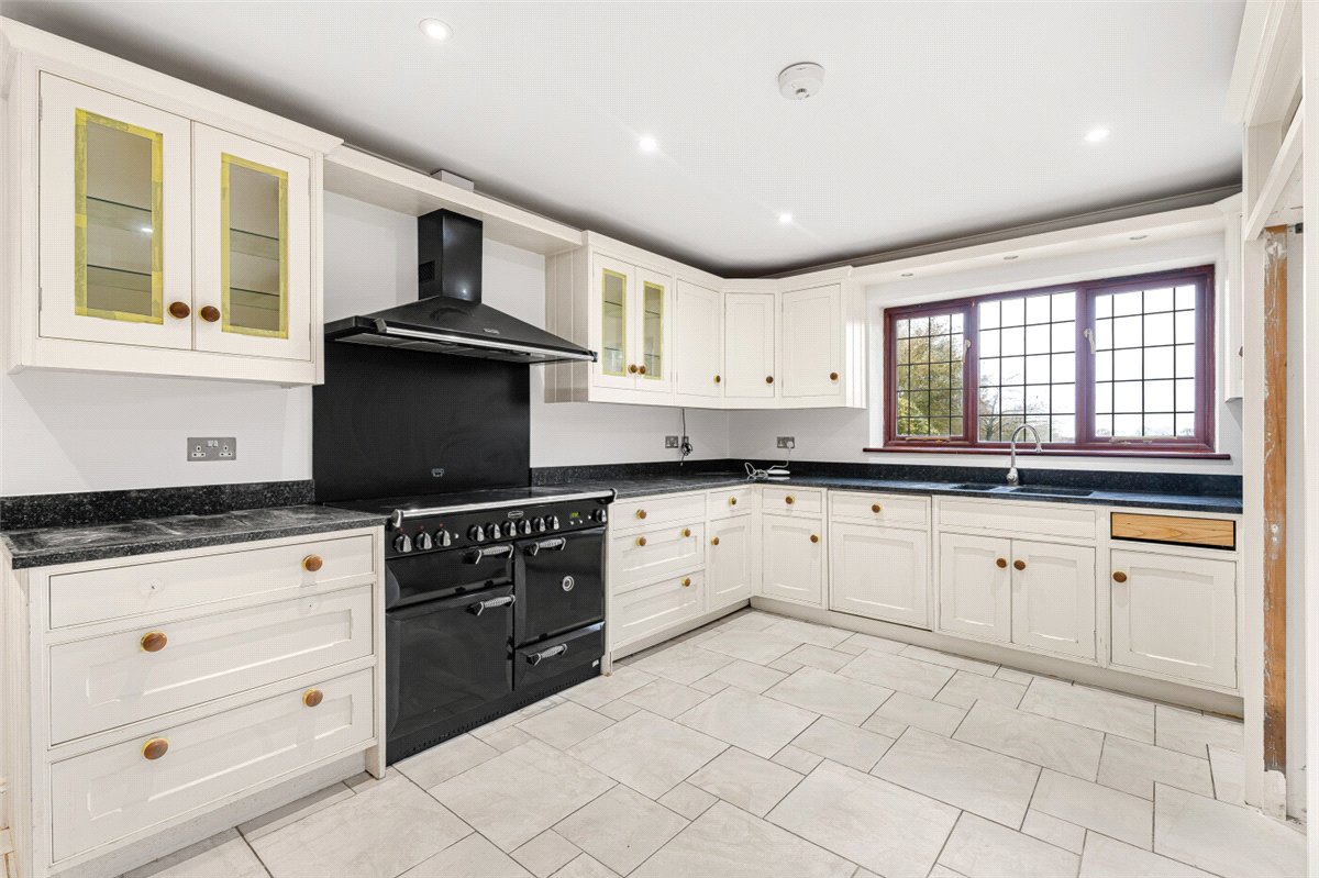 4 bedroom , Nash Lee Lane, Wendover HP22 - Available