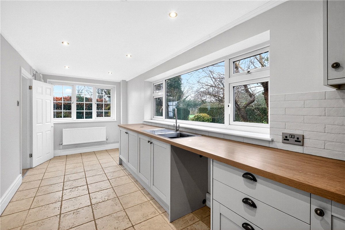 5 bedroom house, Shaw Lane, Hanch WS13 - Available