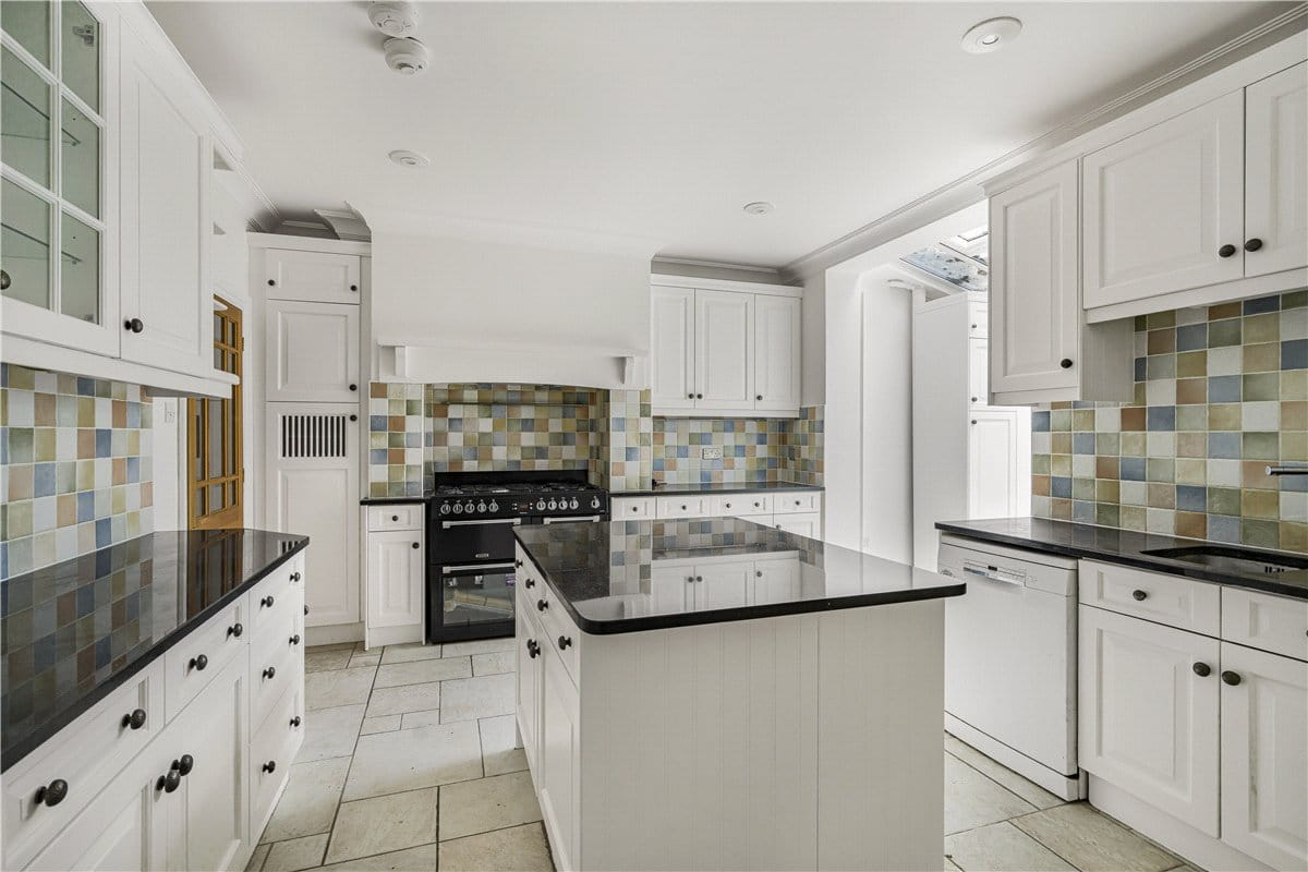 5 bedroom house, Ellesborough Road, Wendover HP22 - Available