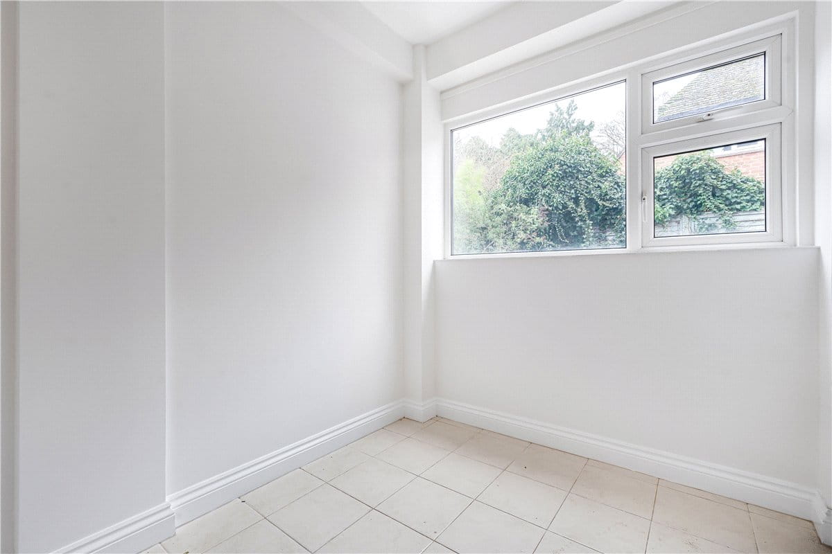 3 bedroom house, Sibleys Rise, South Heath HP16 - Available