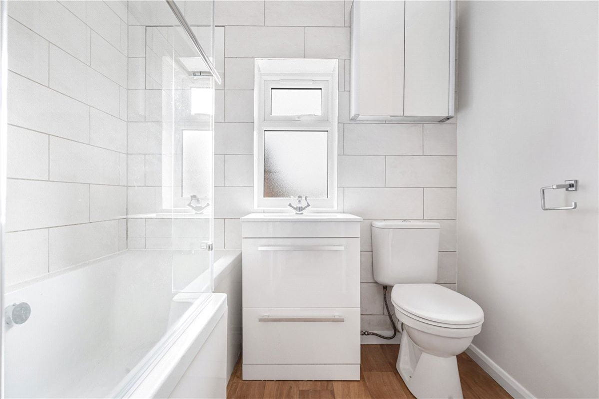 3 bedroom house, Sibleys Rise, South Heath HP16 - Available