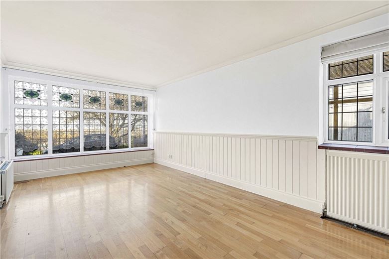 6 bedroom house, Ellesborough Road, Wendover HP22 - Available