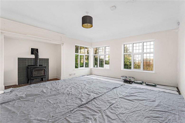 6 bedroom house, Ellesborough Road, Wendover HP22 - Available