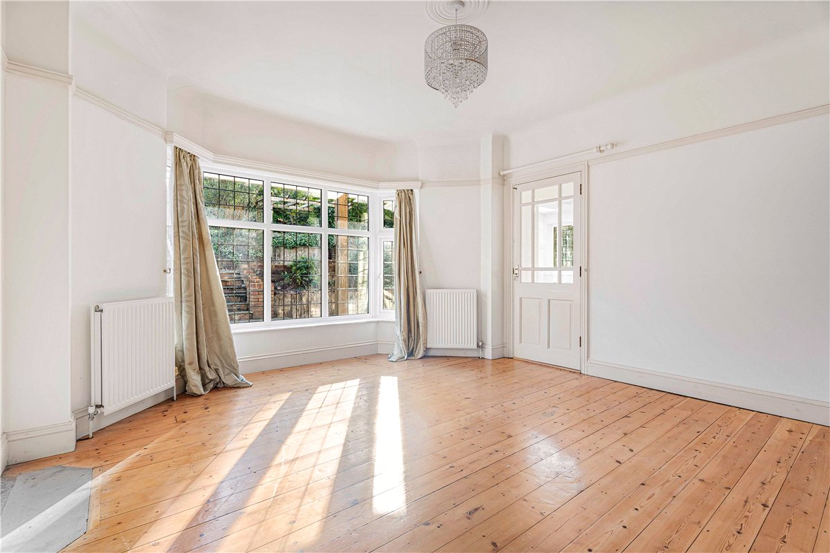 6 bedroom house, Ellesborough Road, Wendover HP22 - Available