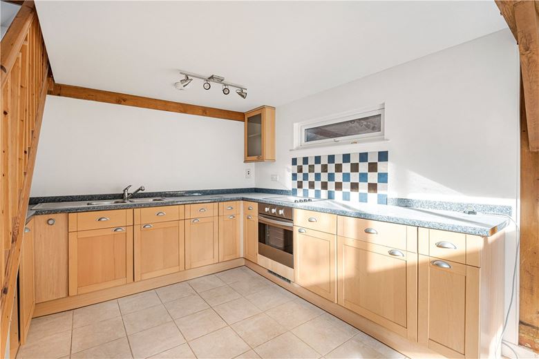 6 bedroom house, Ellesborough Road, Wendover HP22 - Available